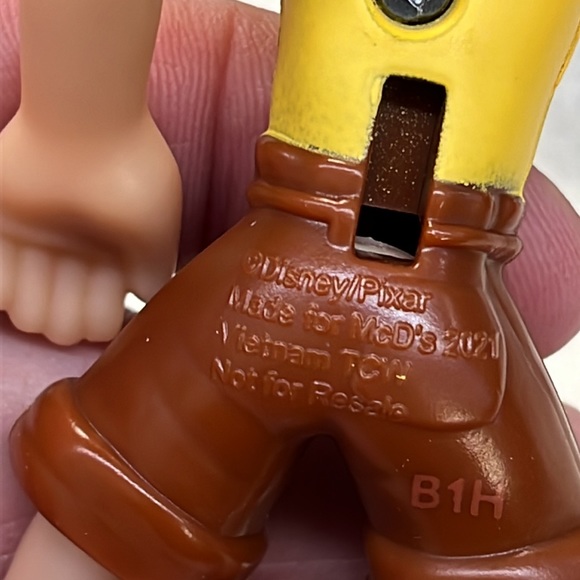 Disney - Luca - McDonald’s toy figure great shape! - Picture 9 of 11